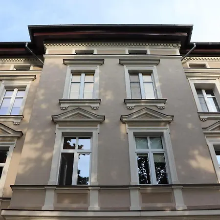 Pomorska 6 *